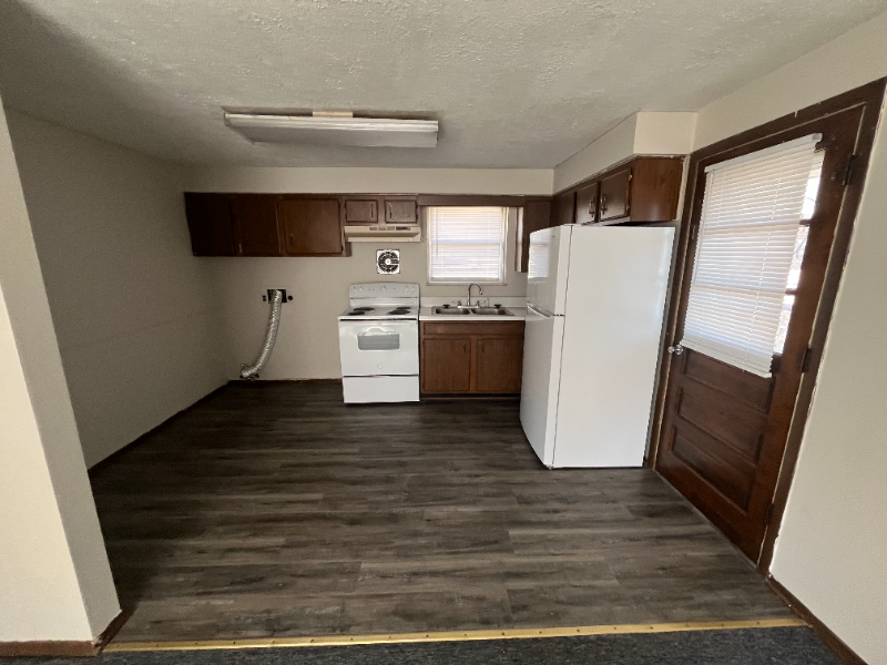 509 E Staat St - Photo 3 of 8