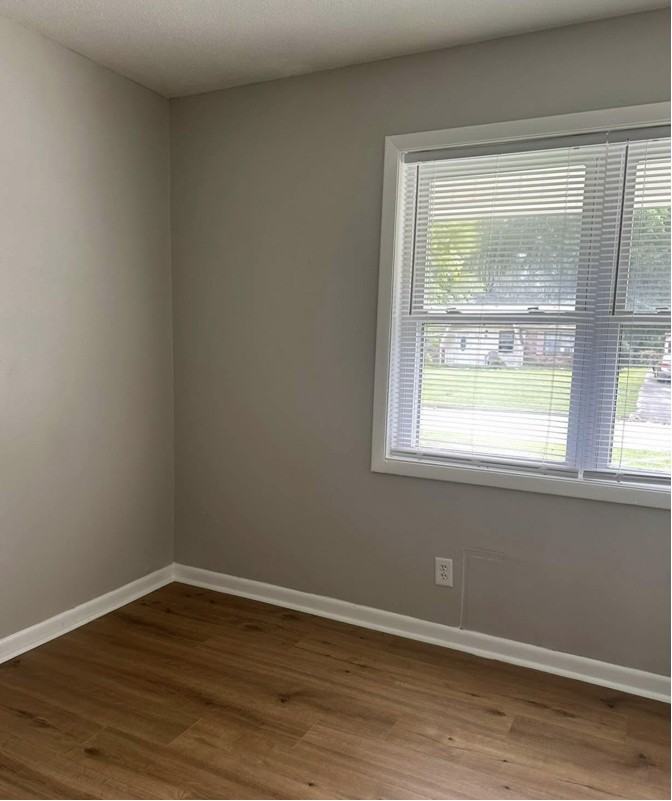 1015 Routon Dr Sw - Photo 3 of 8