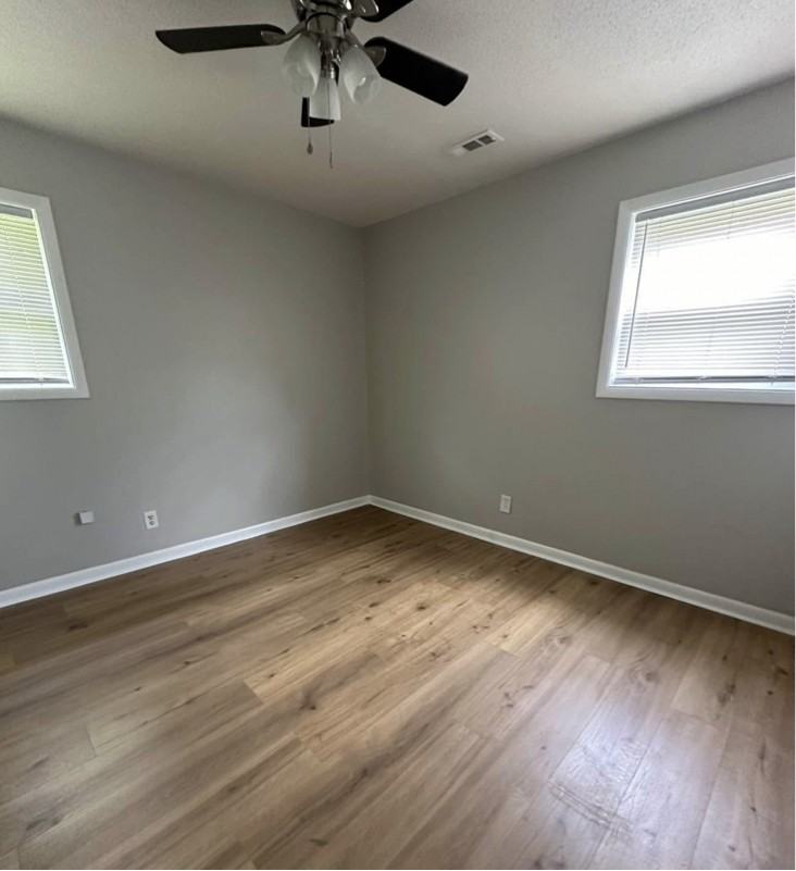 1015 Routon Dr Sw - Photo 4 of 8