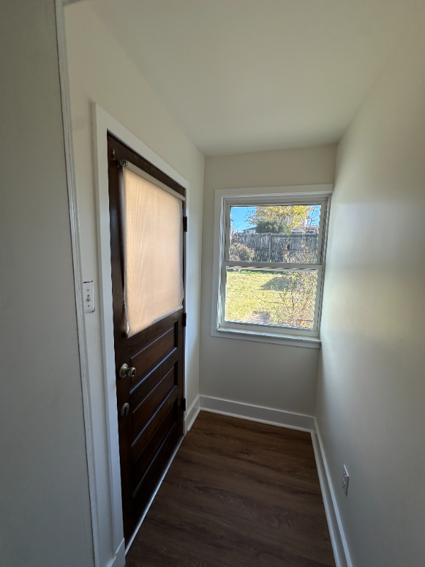 129 Frank Street - Photo 3 of 16