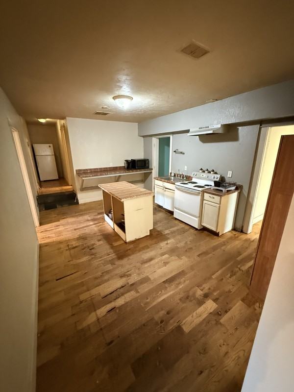 1235 South Latah Street - Photo 2 of 10