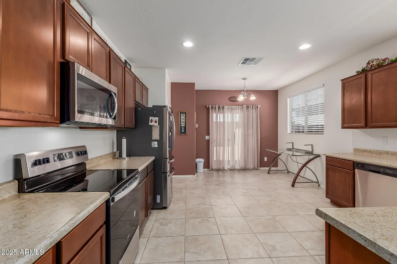 7224 W Puget Ave - Photo 4 of 12