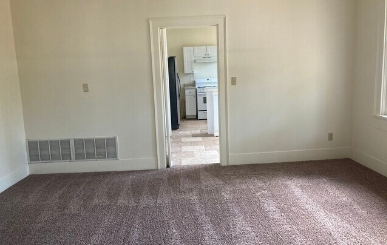 1715 Locust St - Photo 5 of 14