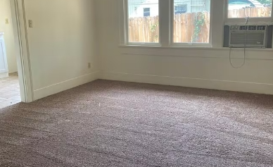 1715 Locust St - Photo 6 of 14