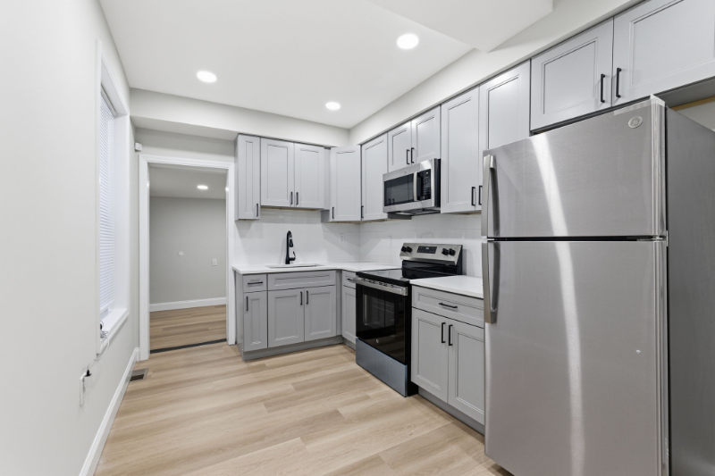 2125 N 28th St - Photo 4 of 20