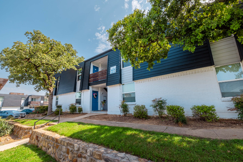 531 Bedford Road #205 - Photo 2 of 10