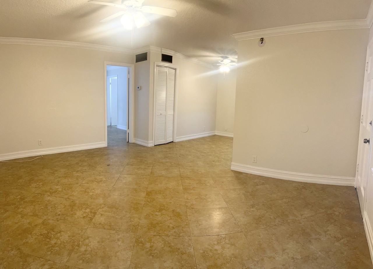 1401 Federal Highway - Photo 2 of 10