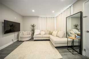 483 Wellington St #MAIN - Photo 1 of 1