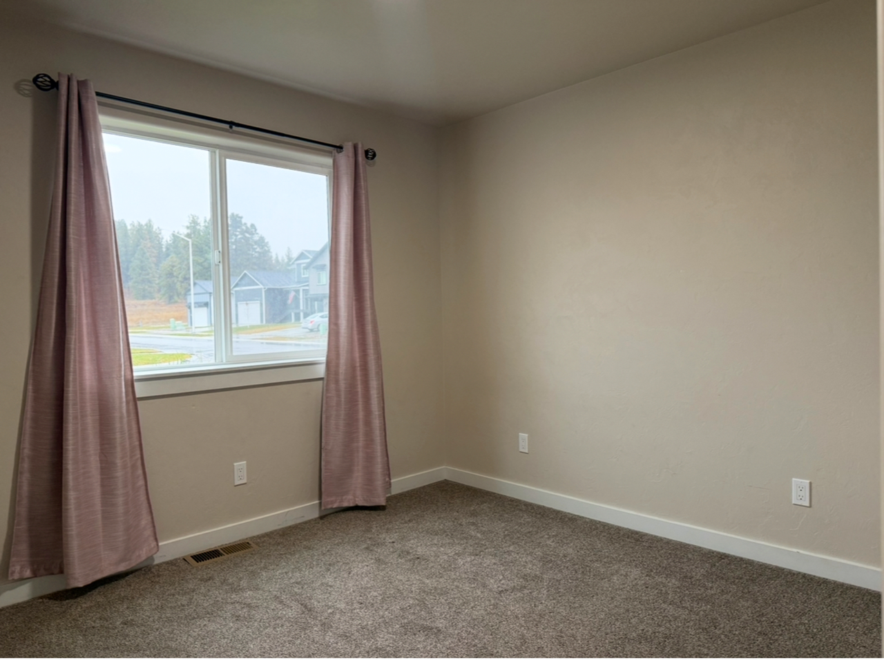 534 Raven Ln - Photo 3 of 22