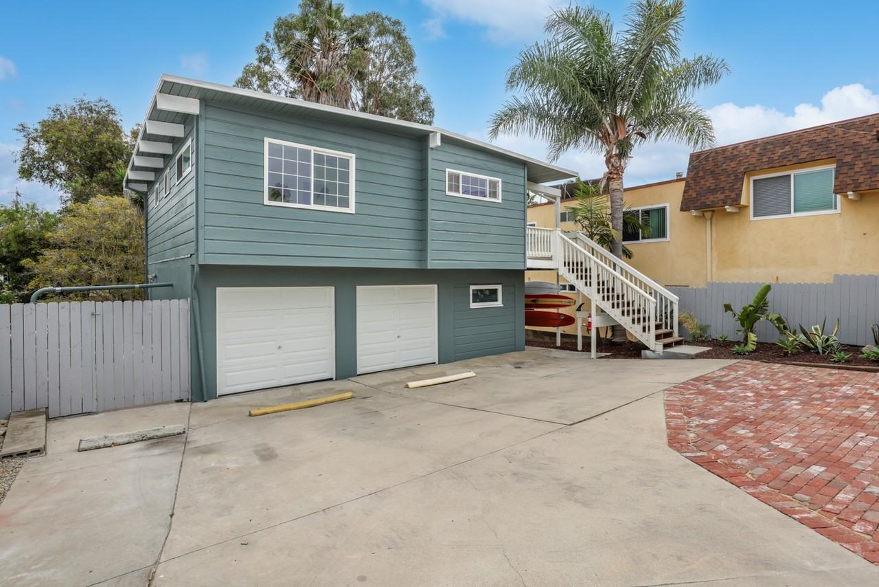 221 Avenida Monterey #D - Photo 4 of 12