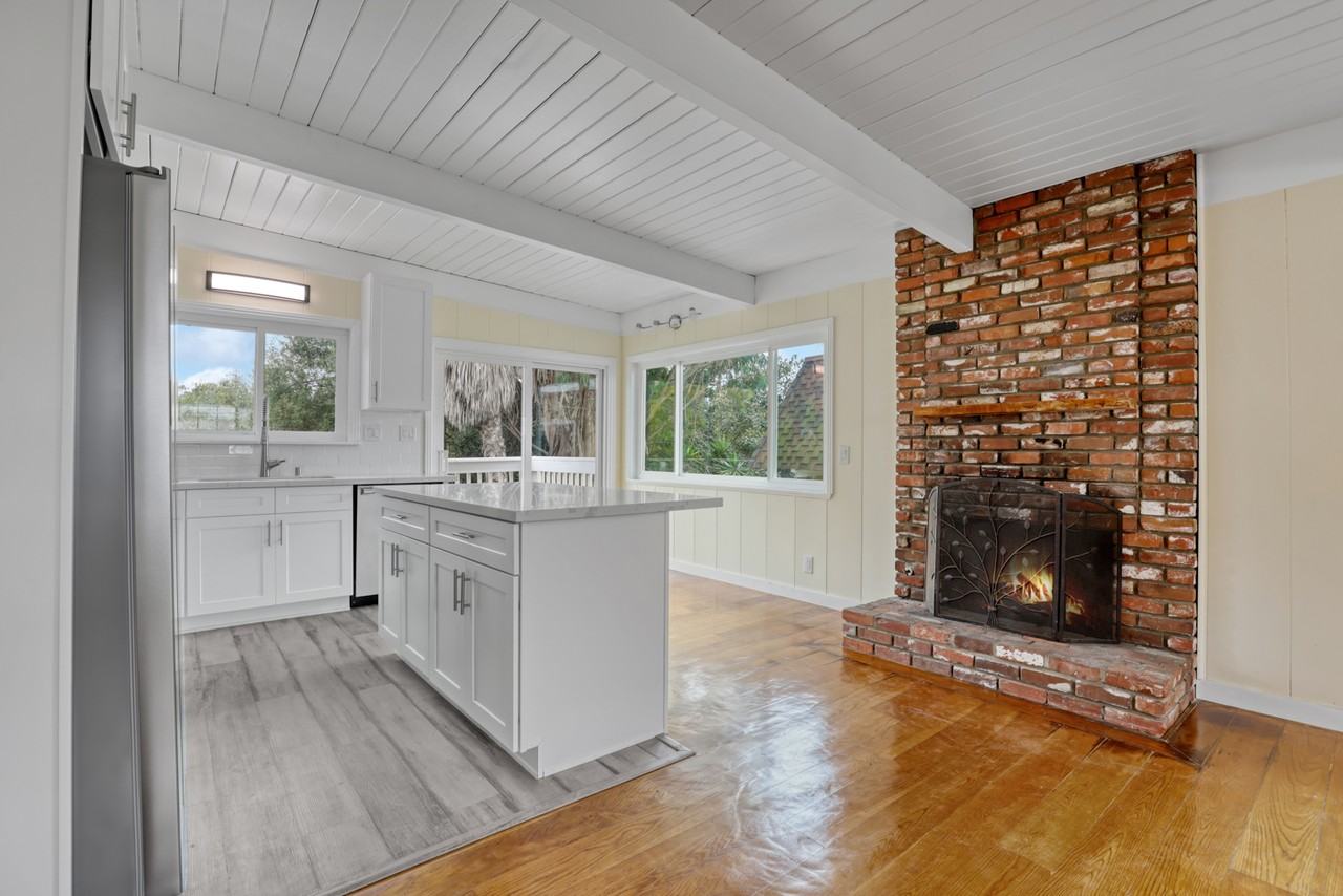 221 Avenida Monterey #D - Photo 7 of 12