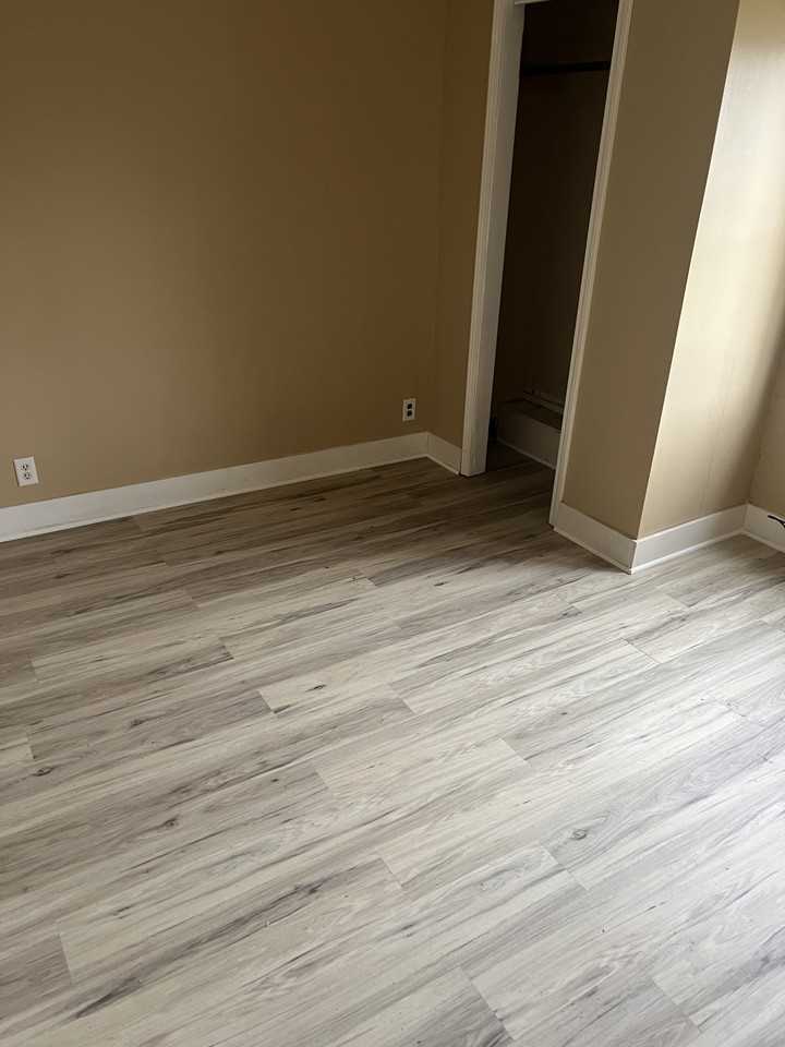 604 East Oak Street #NA - Photo 2 of 11