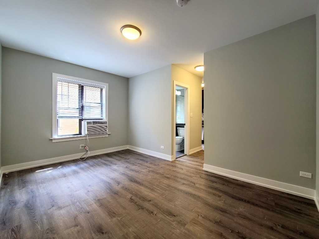 433 West Belden Avenue - Photo 2 of 8