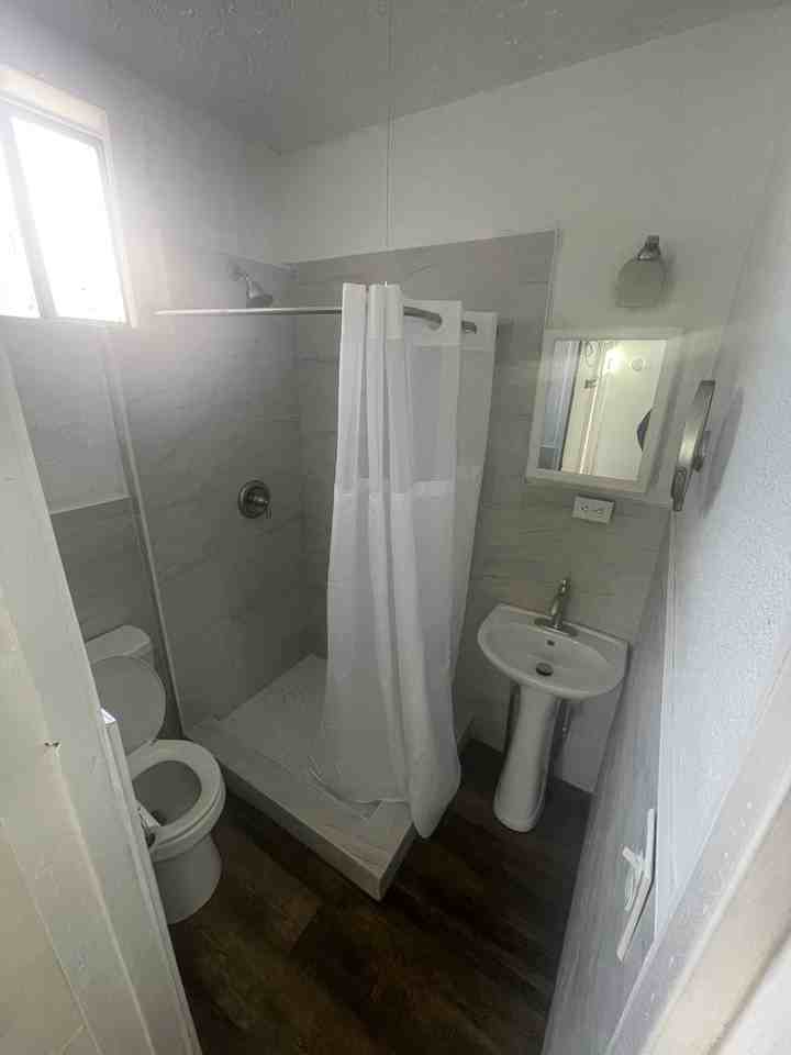 Unit #3 1119 Brown Street #3 - Photo 5 of 11