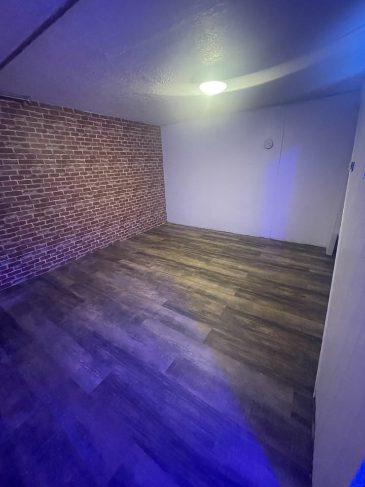 Unit #3 1119 Brown Street #3 - Photo 6 of 11