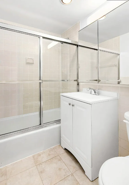 205 E 12th St #G2 - Photo 5 of 9