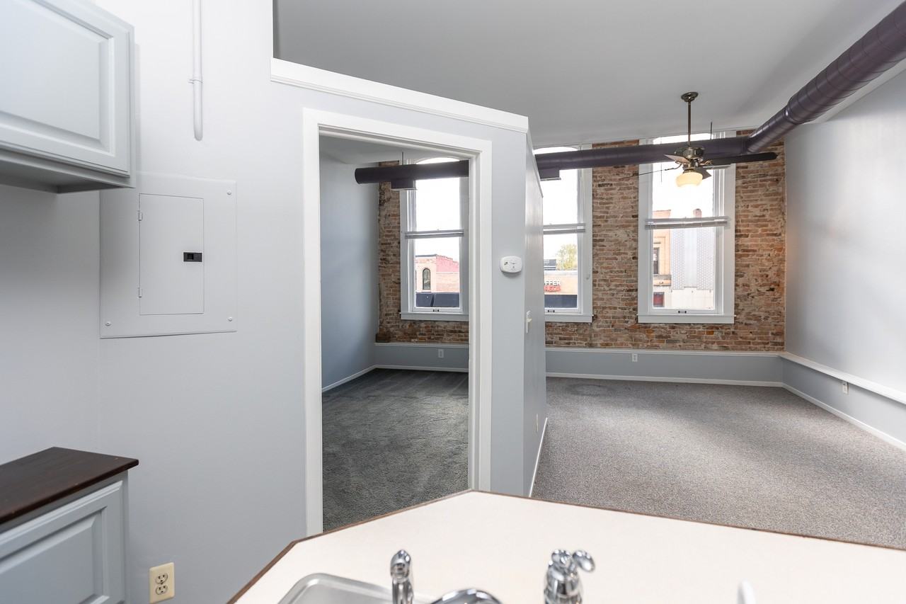 114 W Michigan Ave #1 - Photo 4 of 21