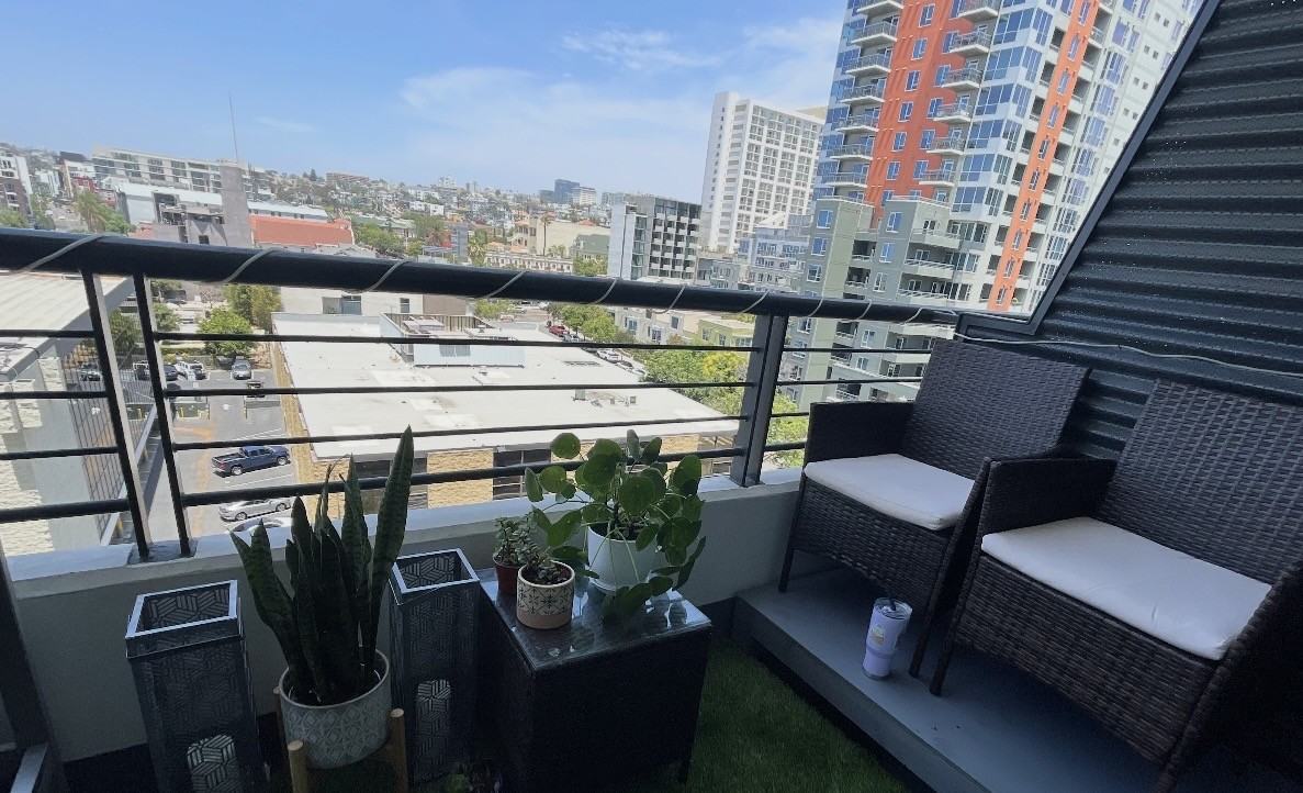 425 W Beech St #956 - Photo 4 of 7