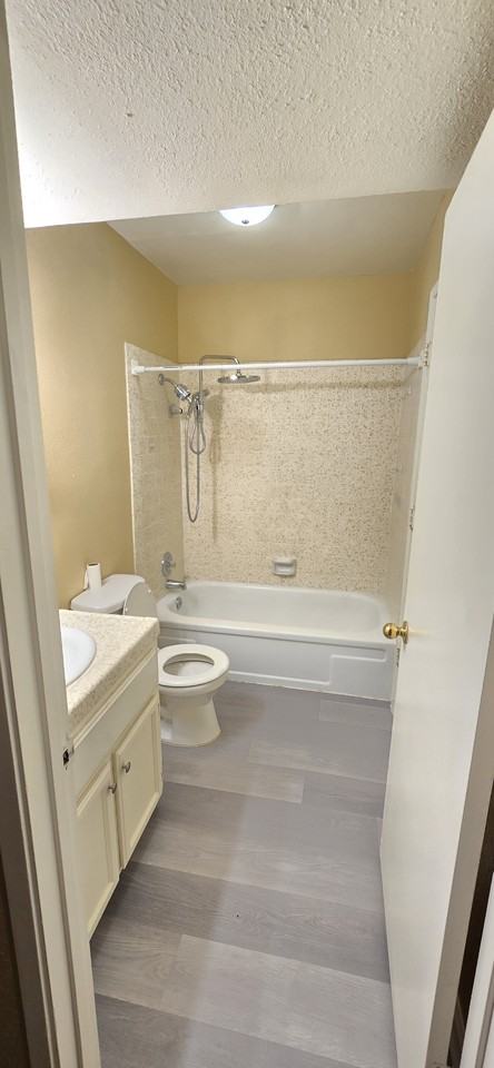 7166 N Fruit Ave #133 - Photo 5 of 19