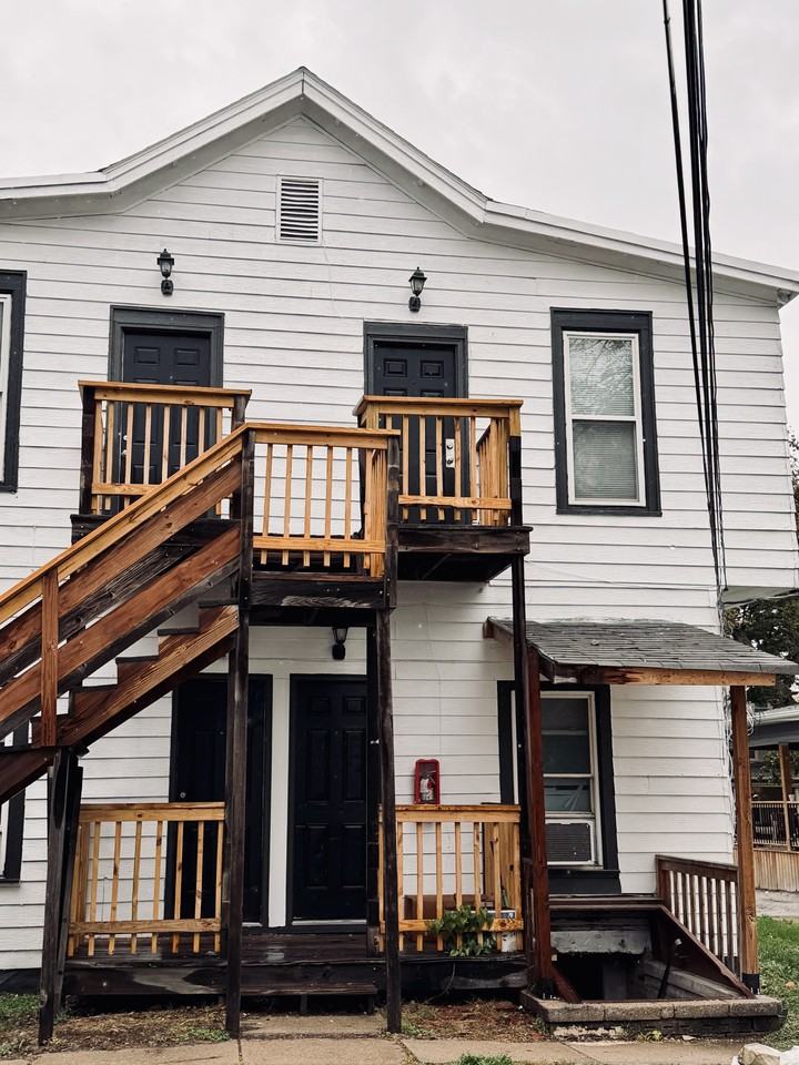 2515 S St #2515 - Photo 4 of 20