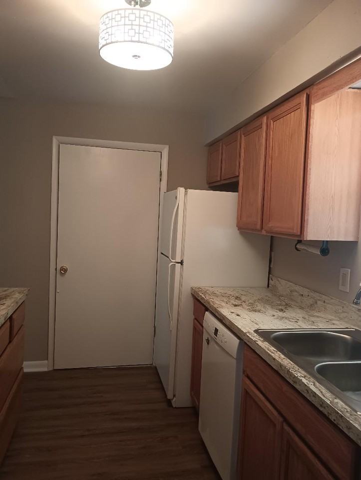 337 E Evergreen Ave #337 - Photo 5 of 6