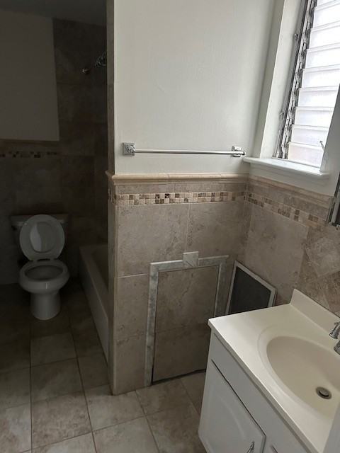 909 Clinton St #2B - Photo 6 of 7