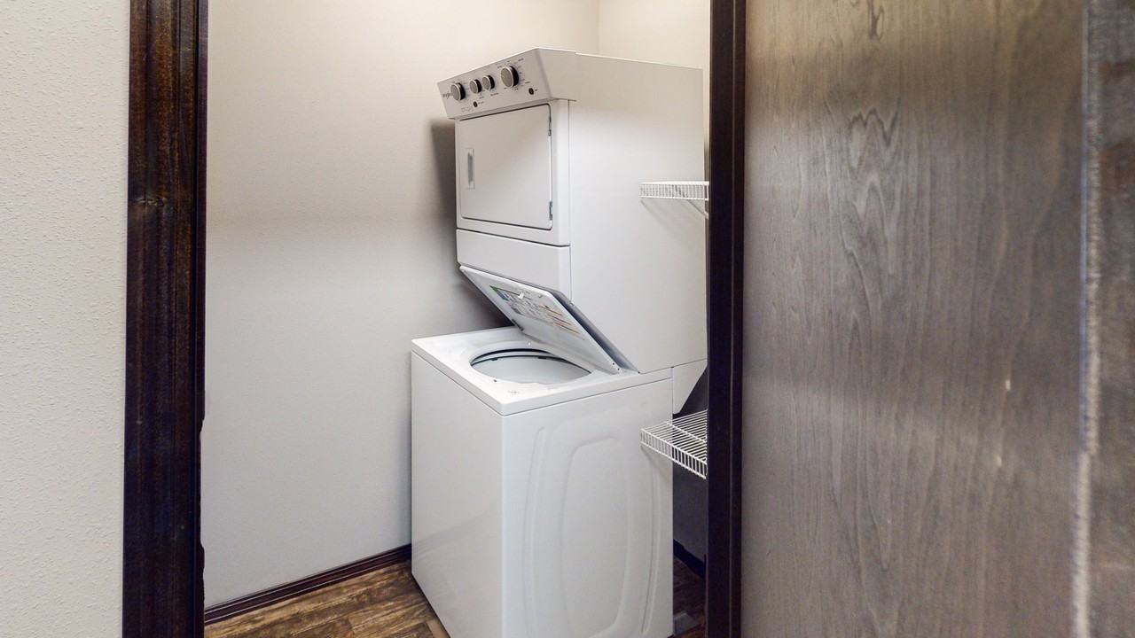 1510 Juneau Pl Se #1 - Photo 4 of 9