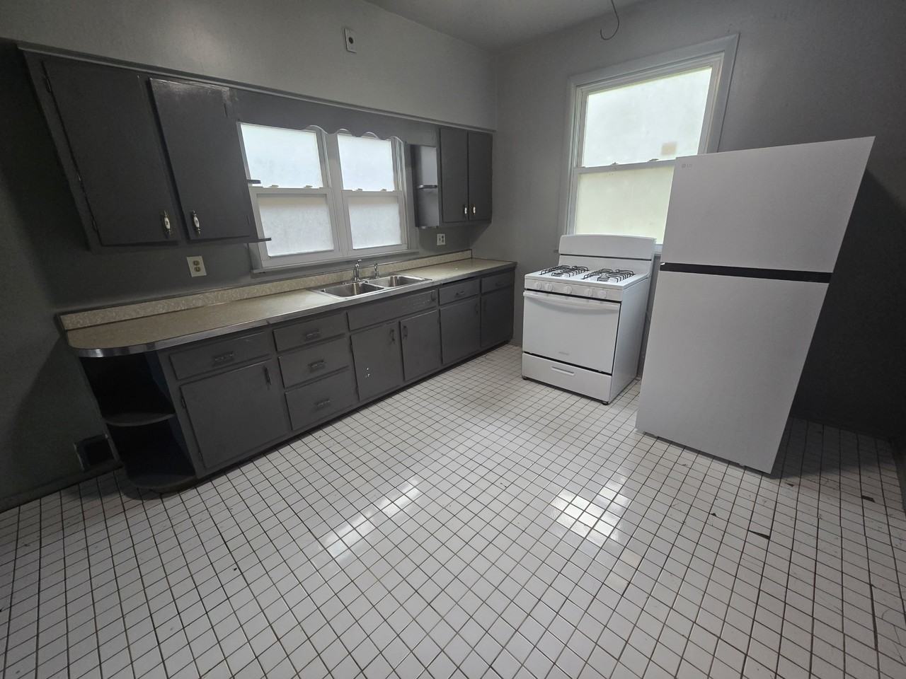 515 Indiana Ave #NA - Photo 3 of 11