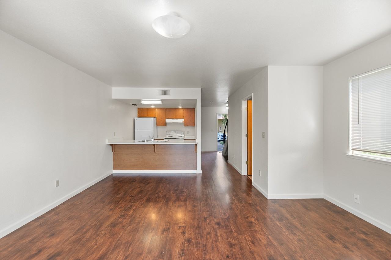 1580 Dana Dr #5 - Photo 2 of 7