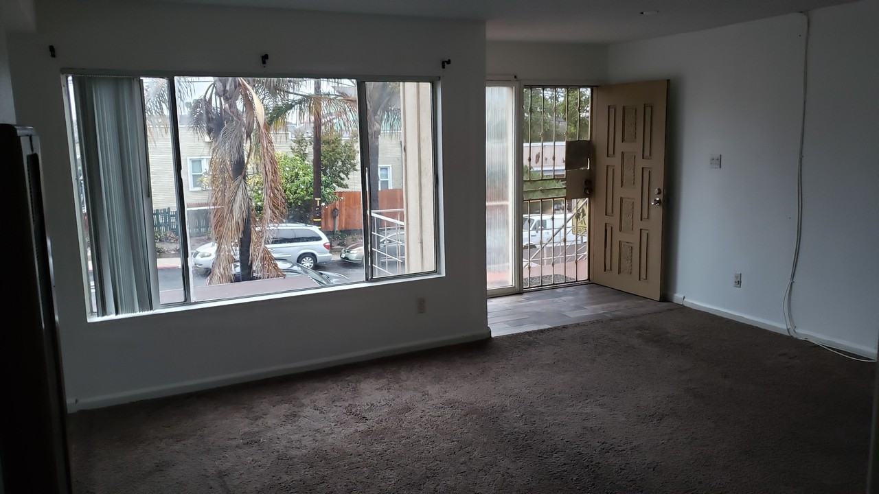 637 W 32nd St #639-1-2 - Photo 2 of 8