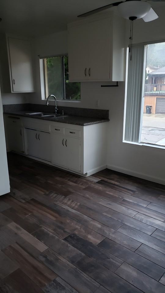 637 W 32nd St #639-1-2 - Photo 5 of 8