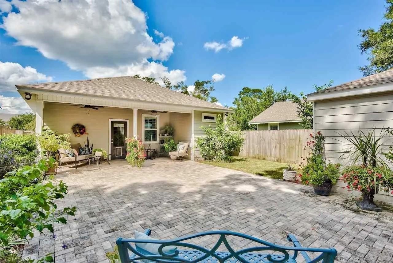 1121 E Maxwell St #NA - Photo 2 of 20