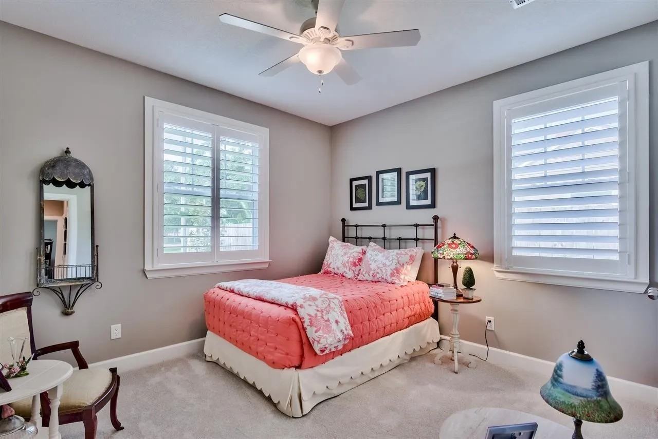 1121 E Maxwell St #NA - Photo 6 of 20