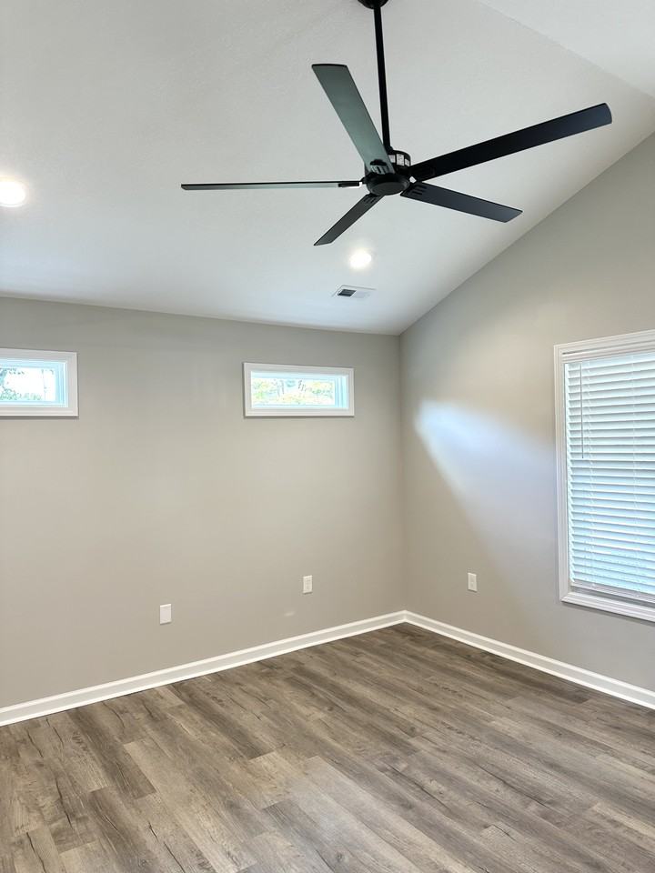 2217 Kenwood Blvd Se #A - Photo 5 of 39