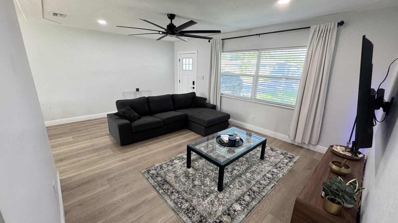 2936 27th Avenue North #NA - Photo 2 of 10
