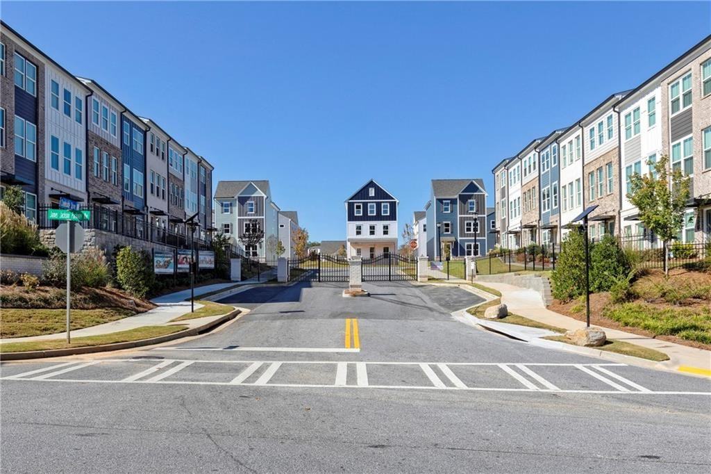 1436 Creekside Cir Nw - Photo 3 of 5