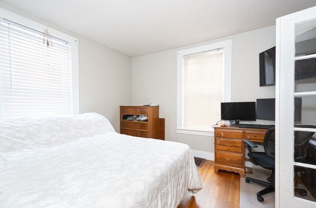 8 Myrtle St #1 - Photo 4 of 12