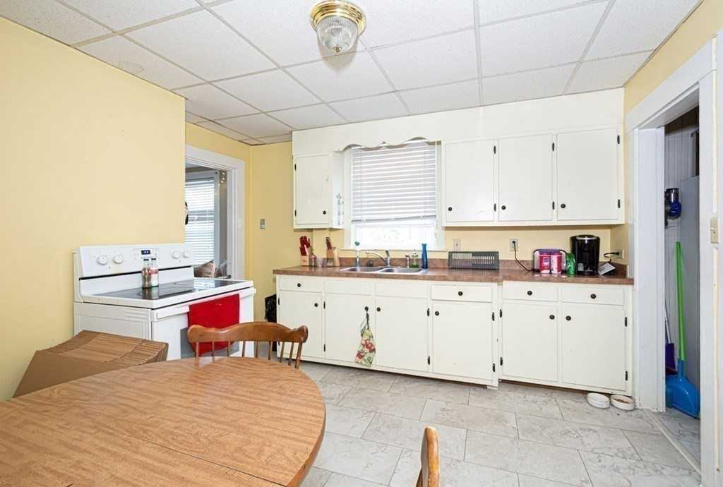 8 Myrtle St #1 - Photo 6 of 12