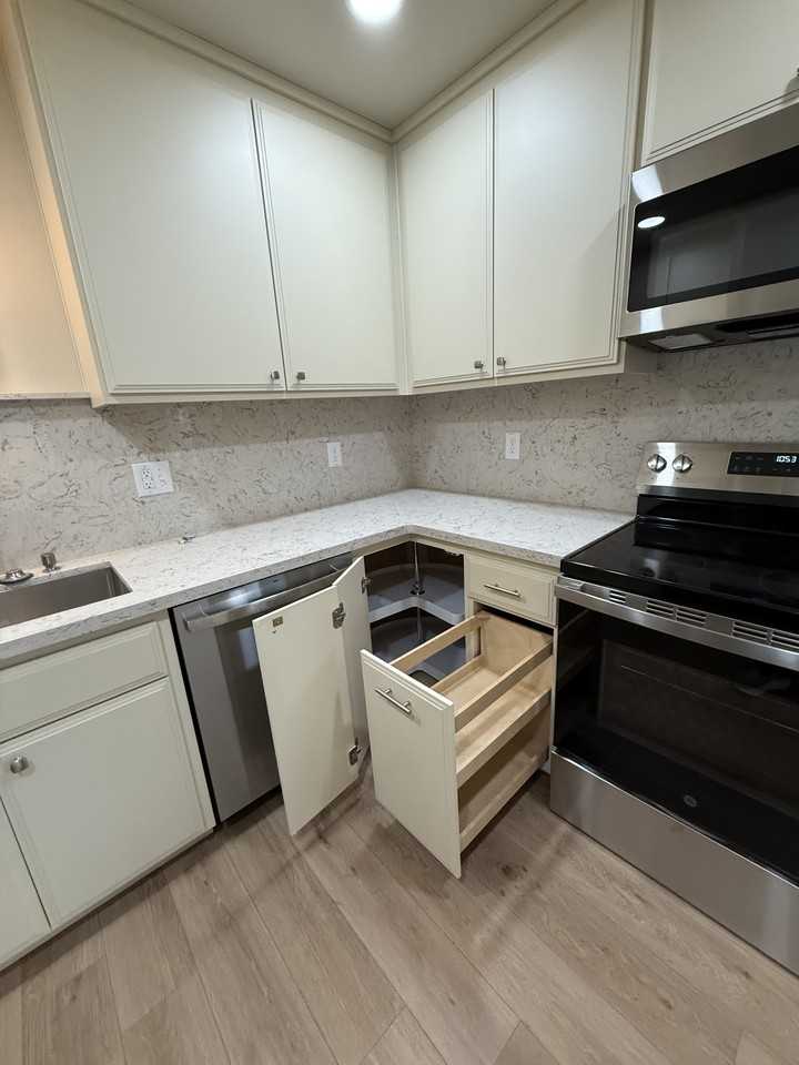 1127 Dover Drive #NA - Photo 5 of 17