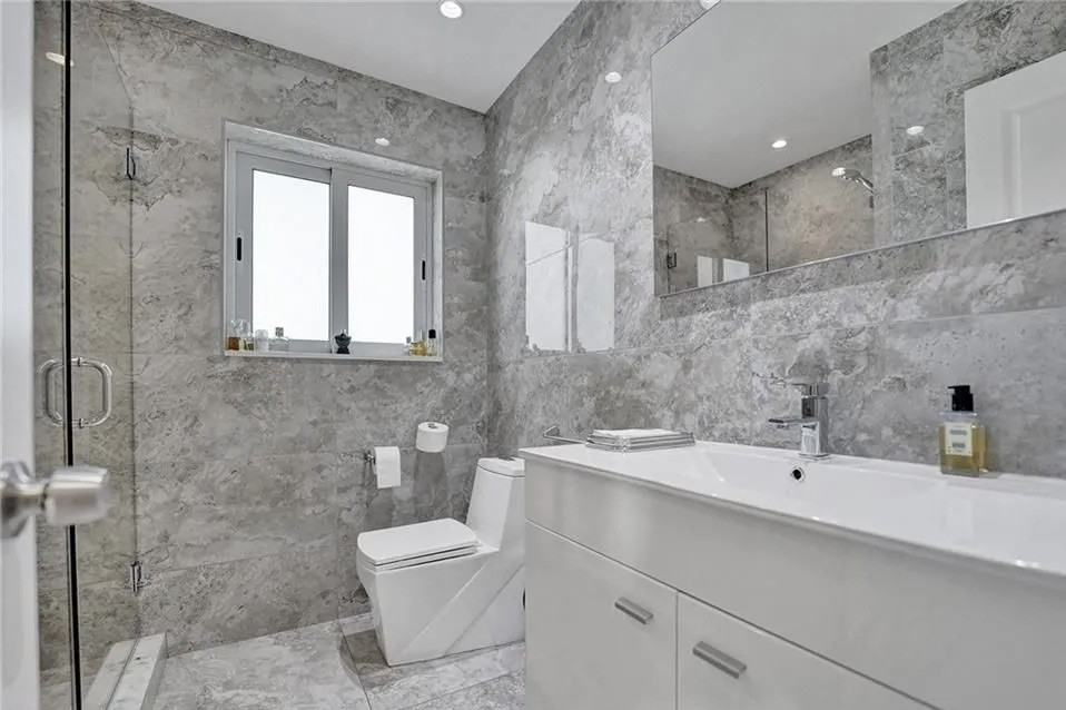 2830 Ne 55th St #NA - Photo 6 of 50