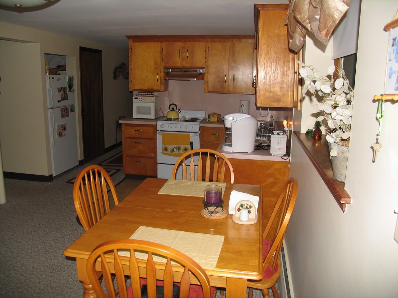 178B Broadway St #B - Photo 4 of 7