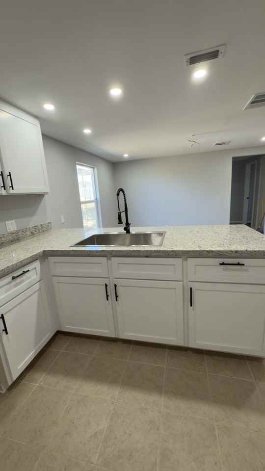 712 Independence Dr #NA - Photo 5 of 15