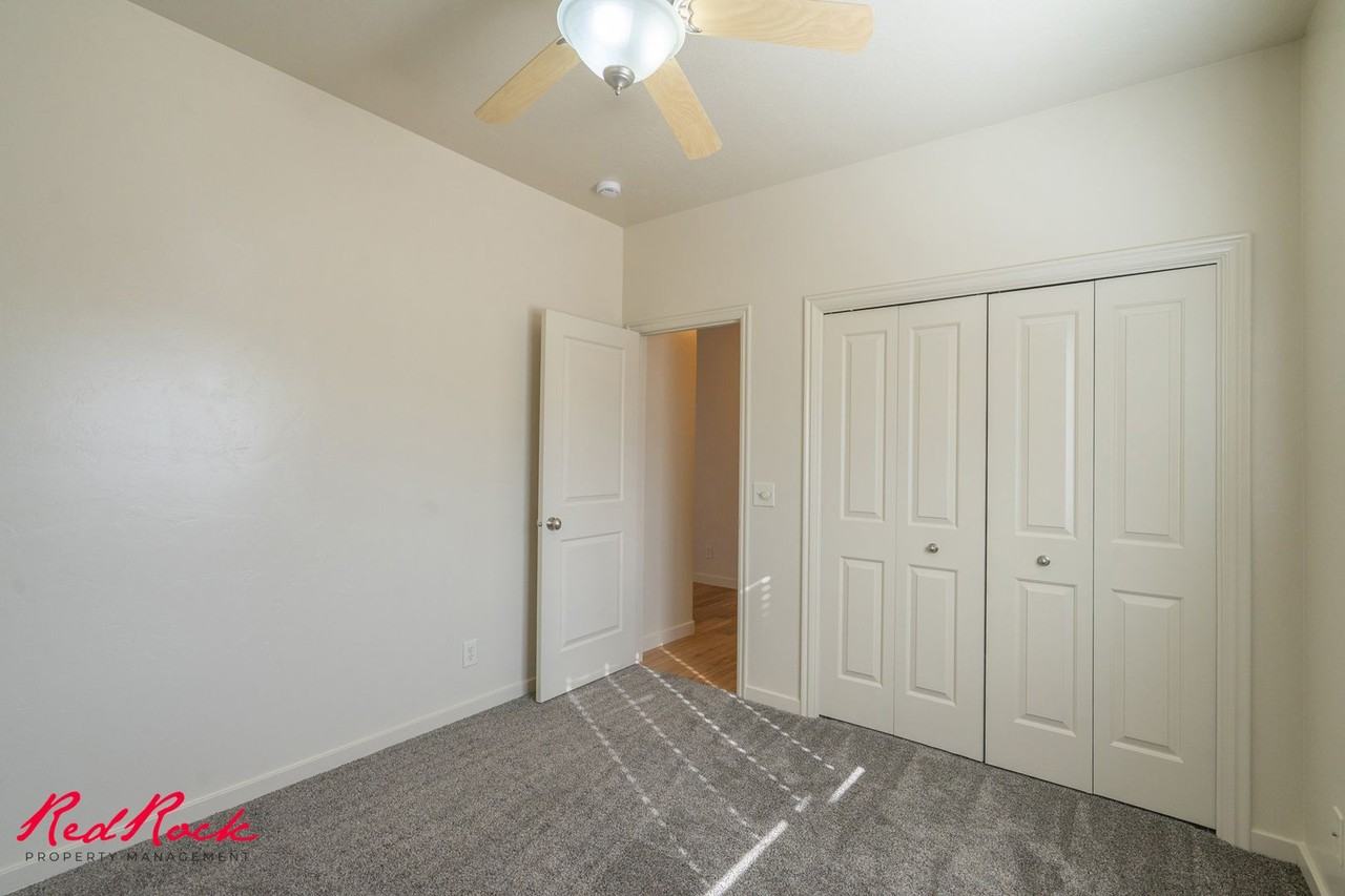 484 N 2480 W - Photo 5 of 50