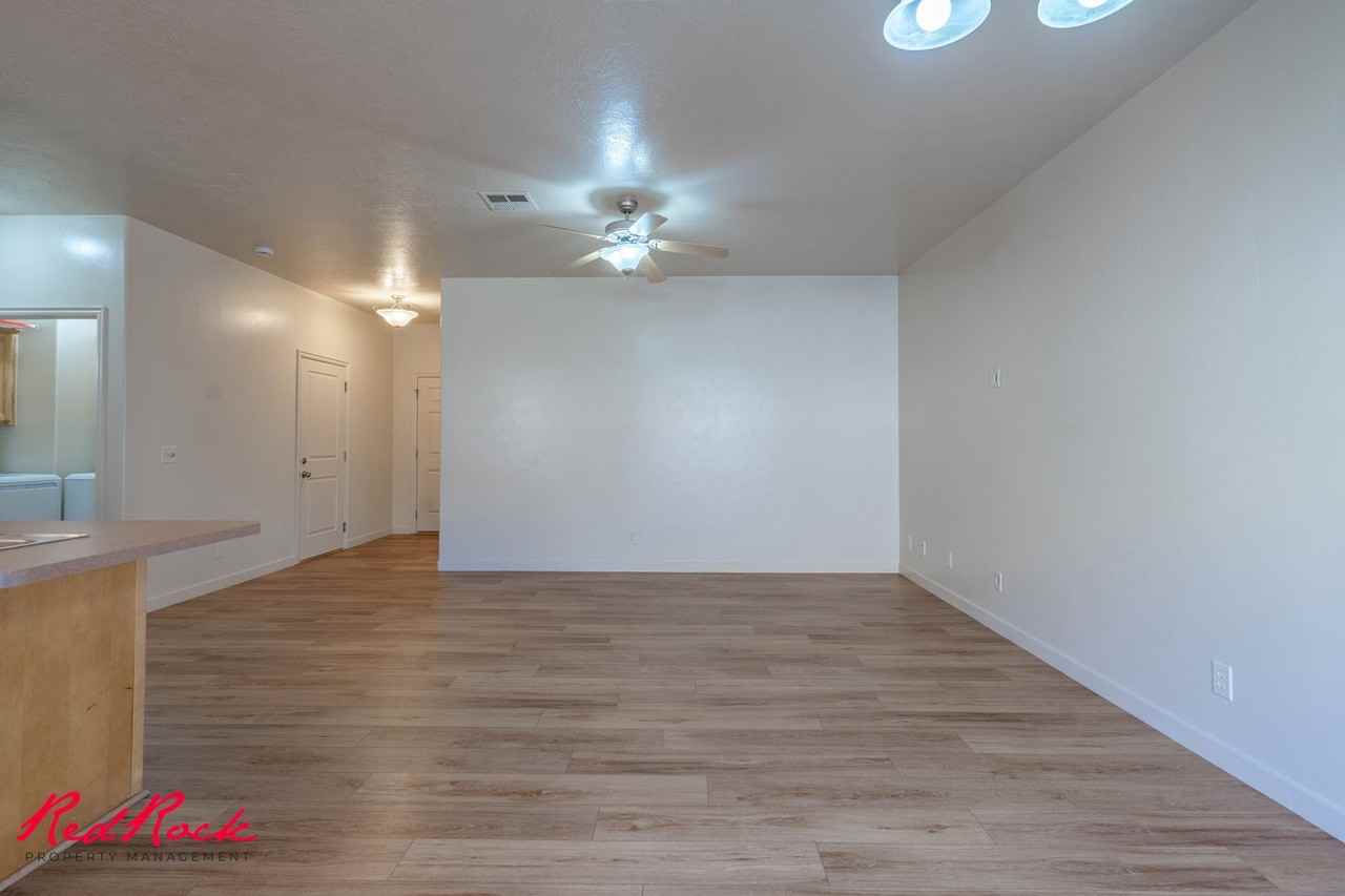 484 N 2480 W - Photo 4 of 50