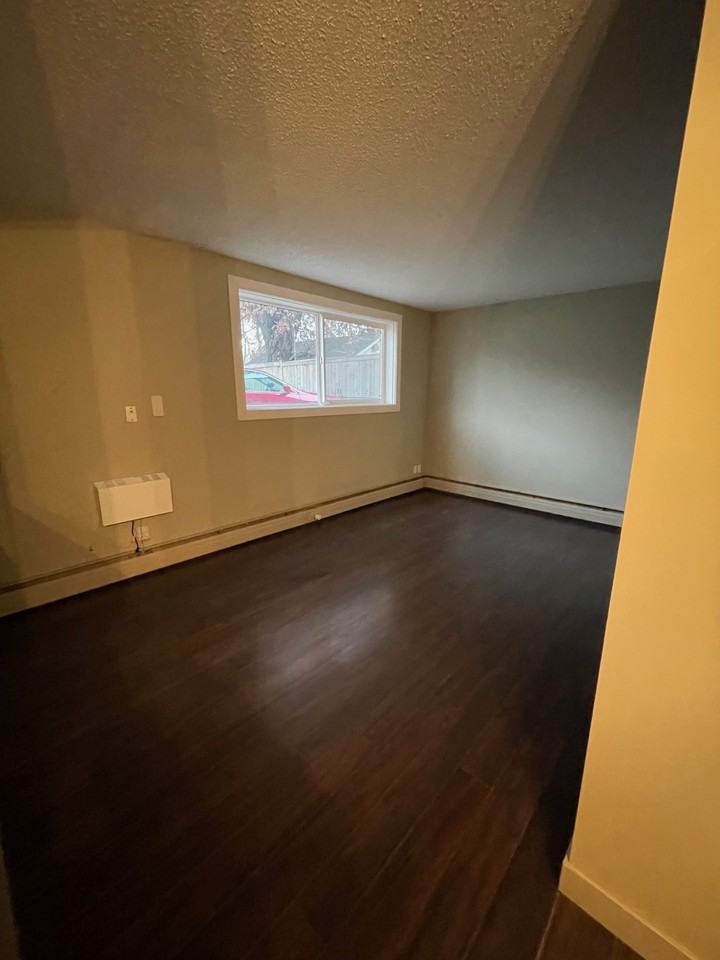 601 Lansdowne Avenue #4 - Photo 2 of 15