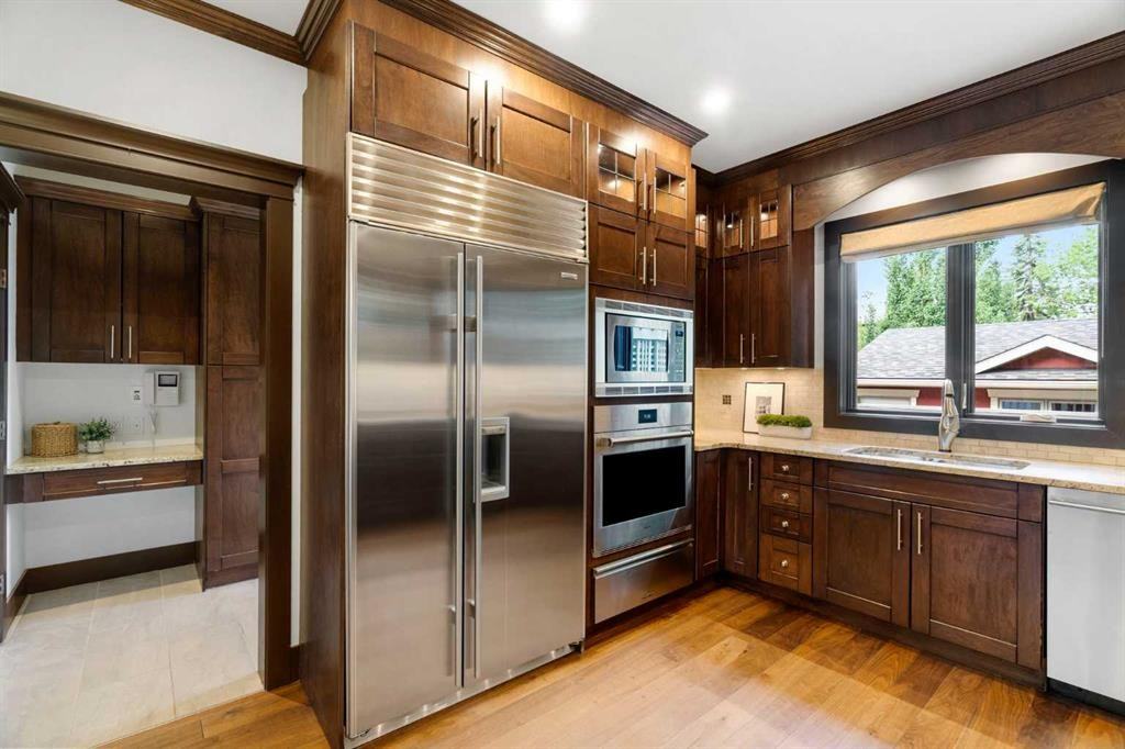 4707 21 Street SW #1 - Photo 2 of 39