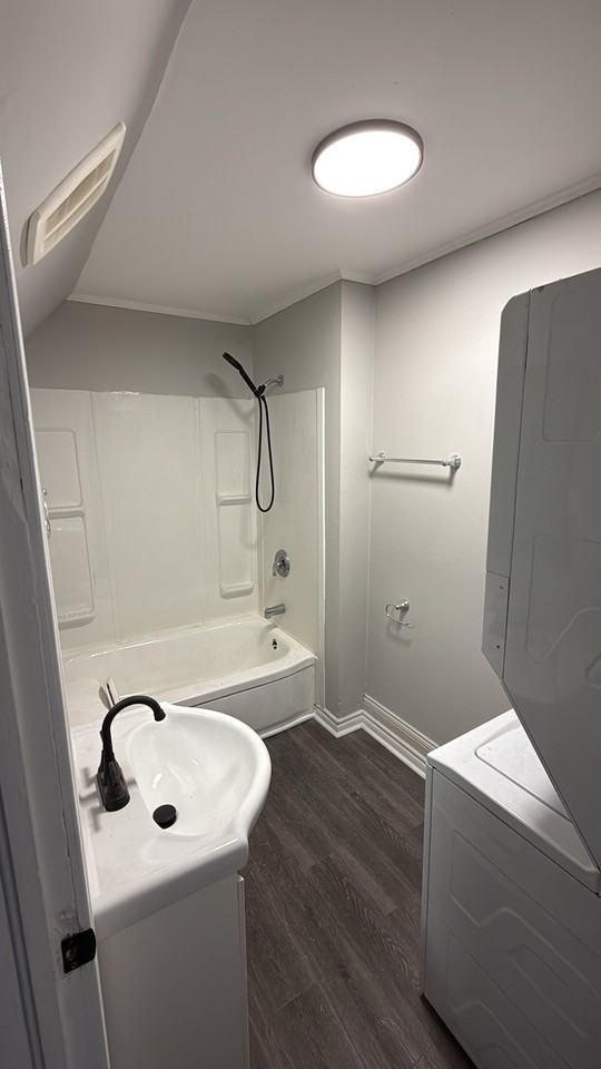 36 Victoria St #3 - Photo 4 of 10