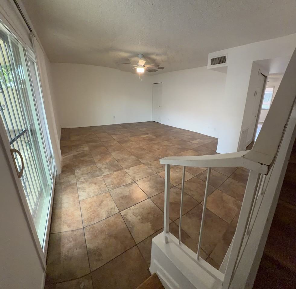 4595 North 17th Avenue #4595 - Photo 7 of 28