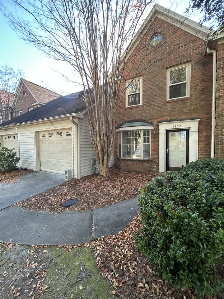 1302 Farrington Way #NA - Photo 6 of 18