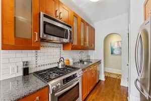 featured image of 500 Queens Rd